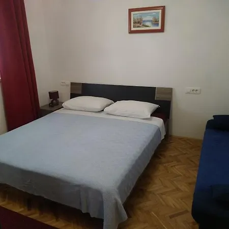 Just Look, Close To *